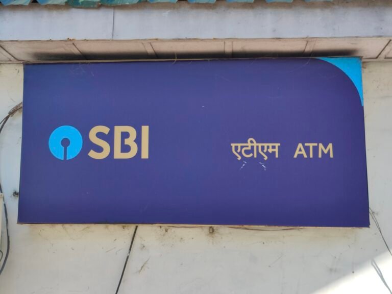 Bank Strike: 28 से 30 सितंबर बंद रहेंगे बैंक, परेशानी में या सकती है पब्लिक, 5-डे बैंकिंग और ट्रांसफर पॉलिसी पर कर्मचारी लामबंद, ATM रहेंगे चालू