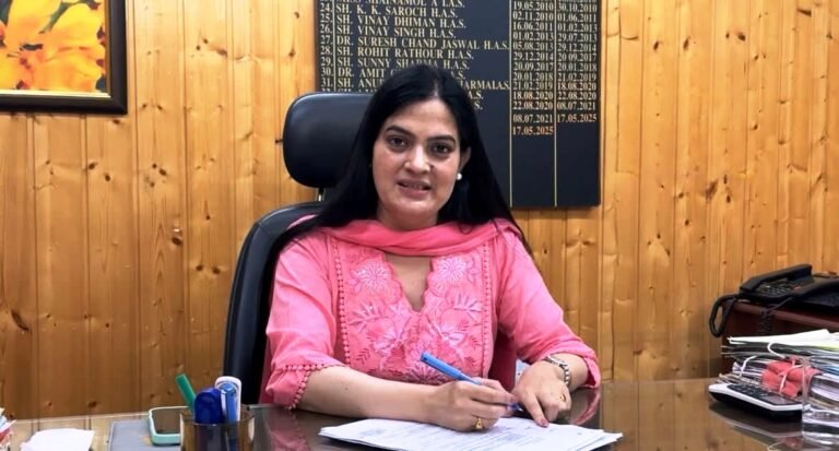 कुल्लू के बंजार और भुंतर की 11 पंचायतों में लगे दिव्यांग पुनर्वास शिविर: 292 लोगों का पंजीकरण, हियरिंग एड व व्हीलचेयर के केस मौके पर तैयार
