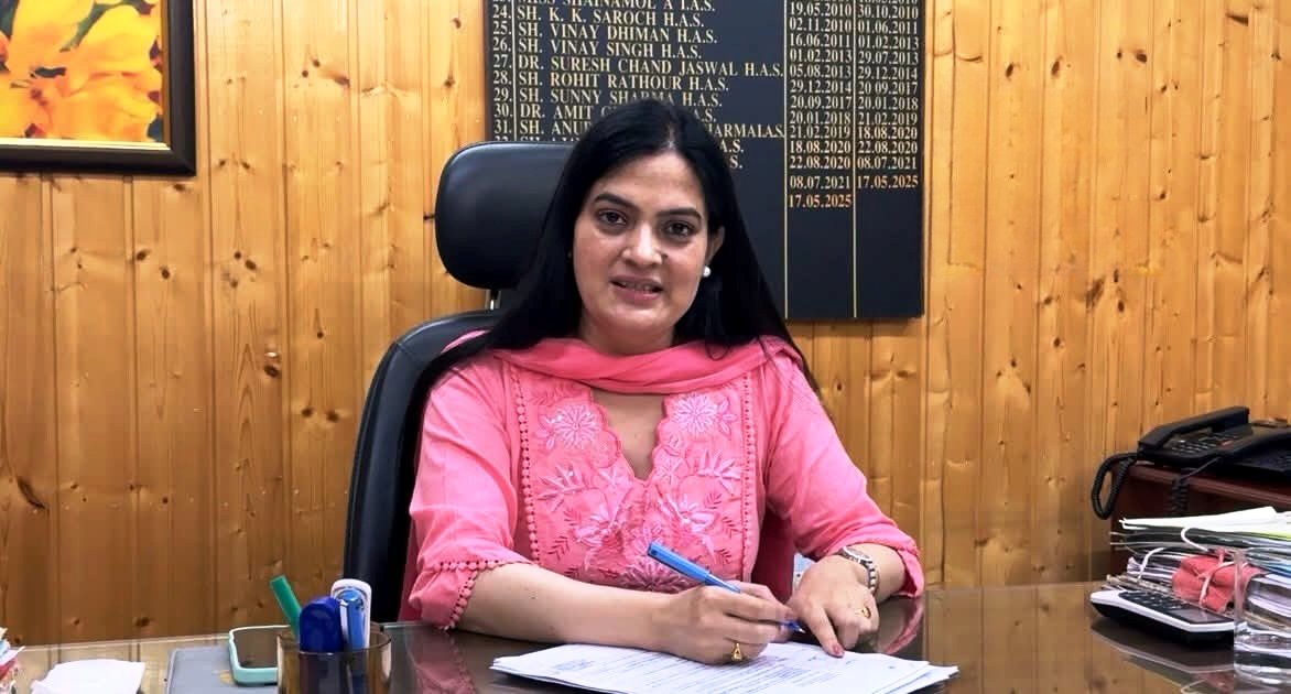 कुल्लू के बंजार और भुंतर की 11 पंचायतों में लगे दिव्यांग पुनर्वास शिविर: 292 लोगों का पंजीकरण, हियरिंग एड व व्हीलचेयर के केस मौके पर तैयार