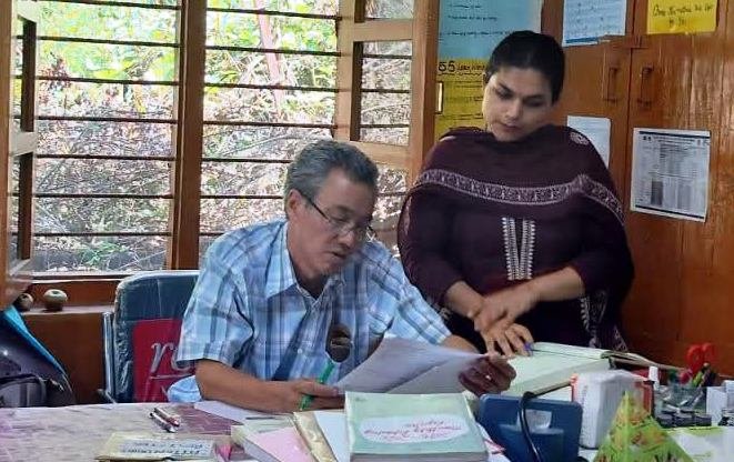 Himachal News: स्वास्थ्य सुविधाओं की जमीनी हकीकत परखने दूरदराज क्षेत्र पहुंचे CMO डॉ. रंजीत ठाकुर, AAM पिन्नी के नवनिर्मित भवन का किया निरीक्षण