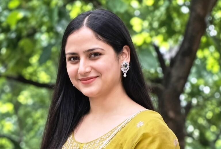 सराज की दो बेटियों ने सीबीएसई हिंदी शिक्षक परीक्षा पास कर रचा इतिहास, ब्रयोगी में जश्न का माहौल