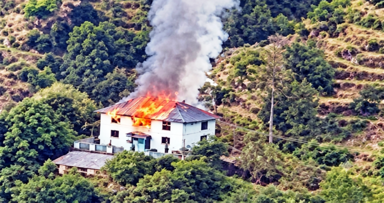 Mandi Seraj LPG Cylinder Blast House Fire Himachal News