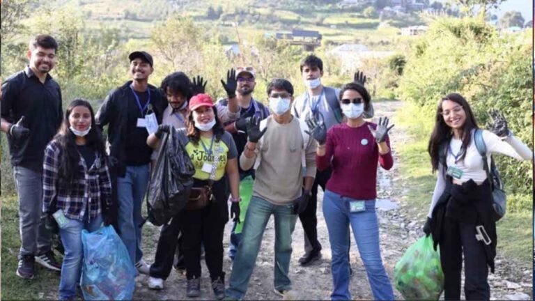Himachal News: गांवों को पैसों से नहीं, हुनर और समय से ‘एडॉप्ट’ कर रहे युवा, सैंज वैली में पर्यावरण व वेस्ट मैनेजमेंट पर अनोखी पहल