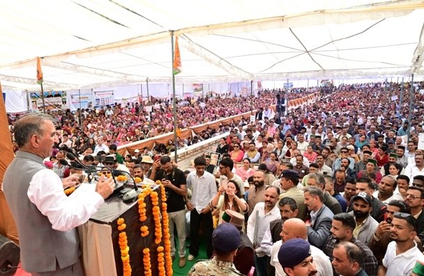 रोहड़ू और रामपुर के दौरे में सीएम सुक्खू ने दिए 415 करोड़ के विकास उपहार: भटवाड़ी और काशा पाट में रात्रि प्रवास कर ग्रामीणों की समस्याएं मौके पर निपटाईं