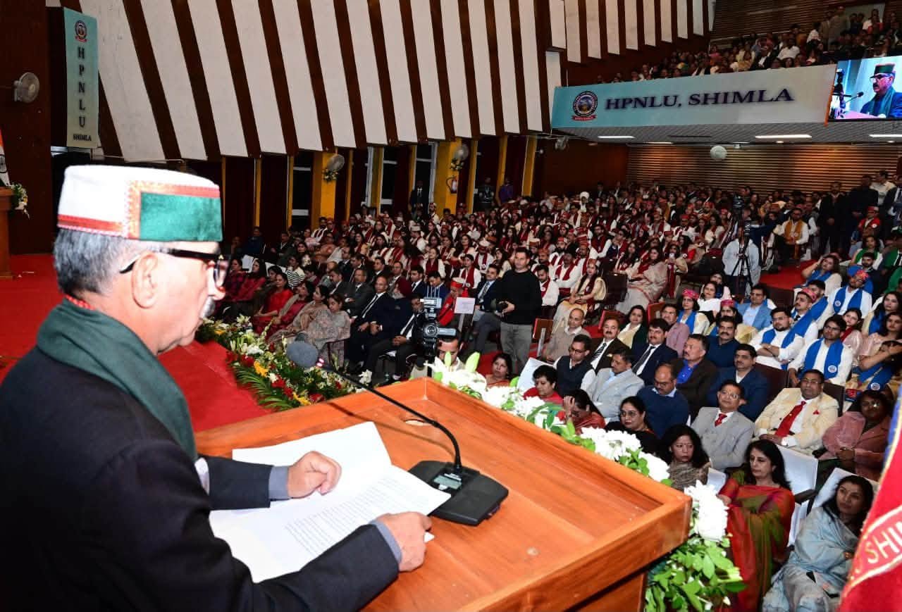 Himachal News: नेशनल लॉ यूनिवर्सिटी के दीक्षांत समारोह में बोले सीएम सुक्खू, न्यायिक फैसलों और जनहित के बीच हो संतुलन