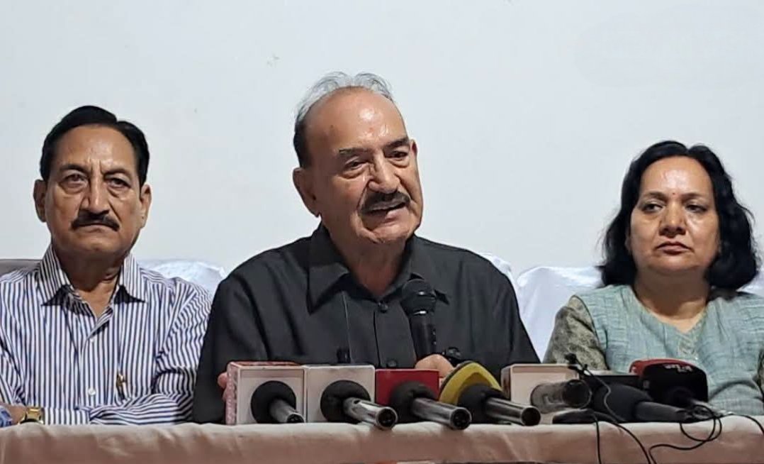 Himachal Politics: मोदी-शाह ने देश में पैदा किया अघोषित आपातकाल, चुनाव आयोग को दी गई छूट पर कौल सिंह ठाकुर का तीखा हमला