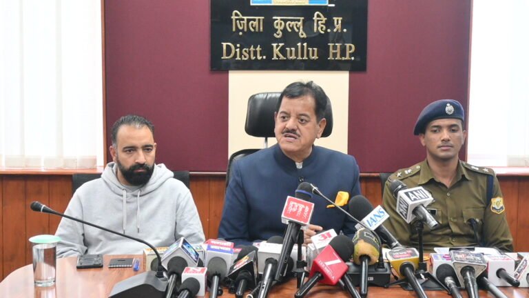 International Kullu Dussehra 2026: 347 देवी-देवताओं का महासंगम, 10 देशों के दल और पहली बार दिखेगा ड्रोन शो का रोमांच