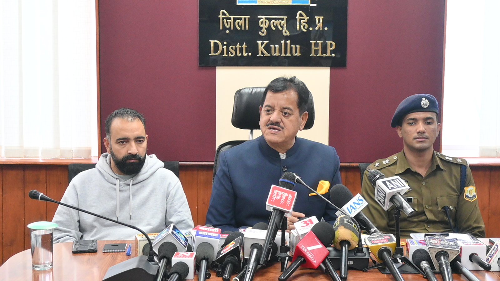 International Kullu Dussehra 2026: 347 देवी-देवताओं का महासंगम, 10 देशों के दल और पहली बार दिखेगा ड्रोन शो का रोमांच