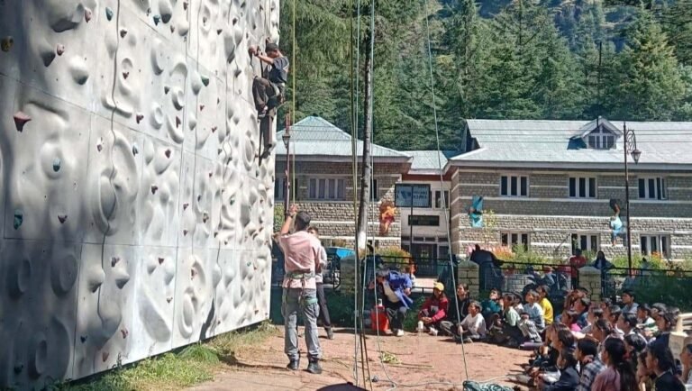Kullu News: मनाली के पर्वतारोहण संस्थान में 9वीं स्टेट क्लाइंबिंग चैंपियनशिप का शुभारंभ, 75 युवा ले रहे हैं हिस्सा