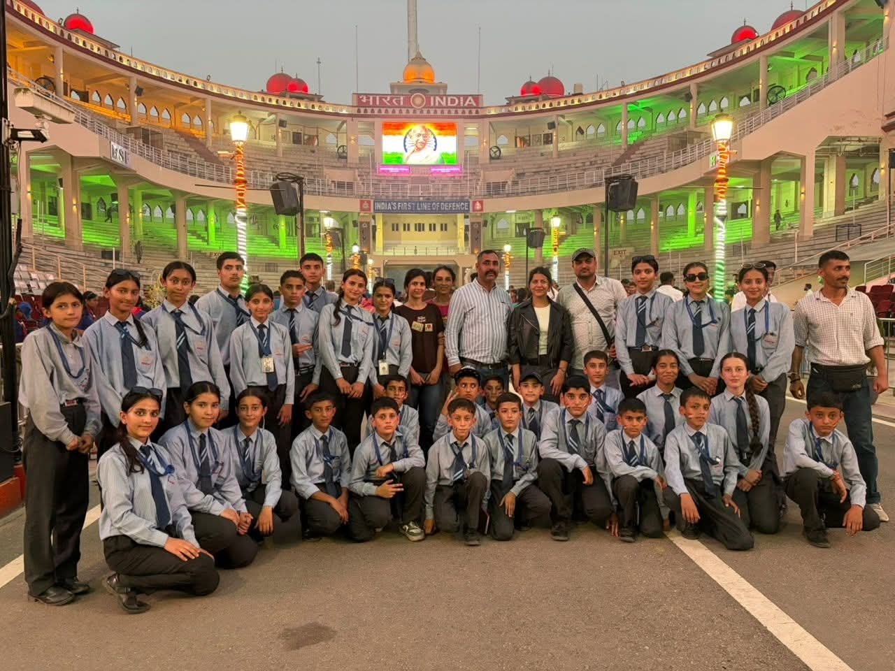 Nerwa Public School: किताबों से आगे, अनुभवों की दुनिया…विद्यार्थियों ने चार दिवसीय शैक्षणिक भ्रमण में जाने इतिहास और विज्ञान के पहलू