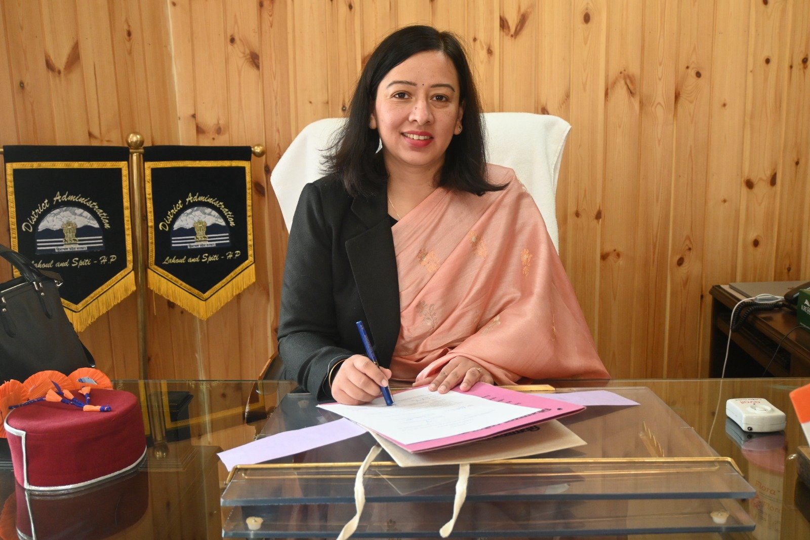 Himachal News: निवेदिता नेगी ने संभाला लाहौल-स्पीति के DC का कार्यभार, जनहित व विकास को बताया प्राथमिकता