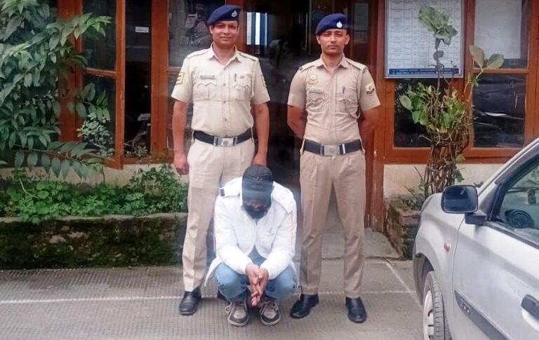 शोघी में बस से चिट्टे के साथ ठियोग का युवक गिरफ्तार